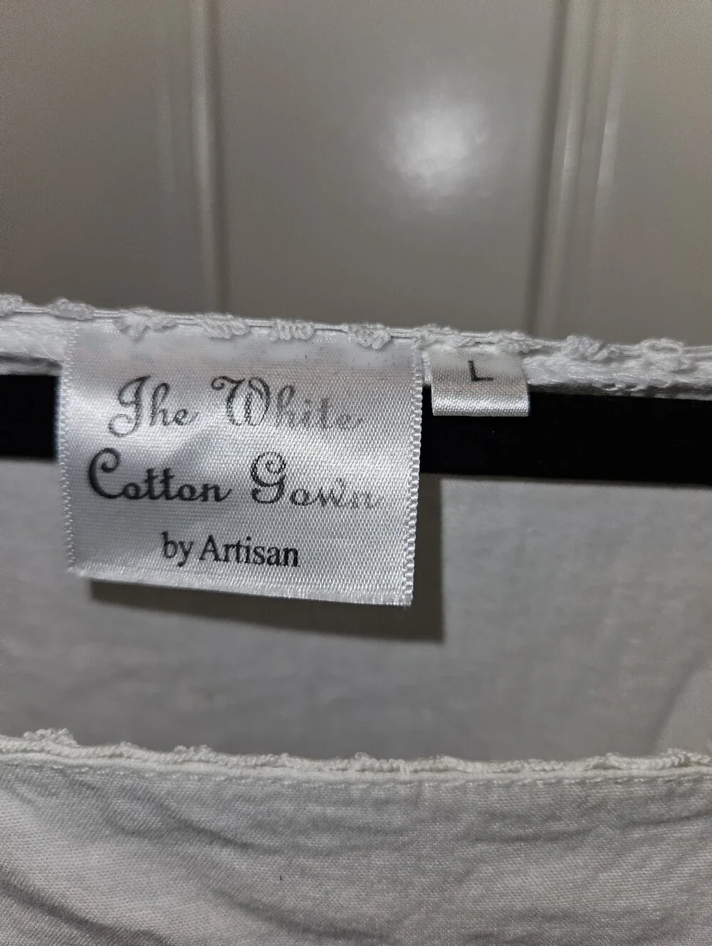 NWOT Artisan White Embroidered Cotton Gown with Cotton Trim. Sz L.